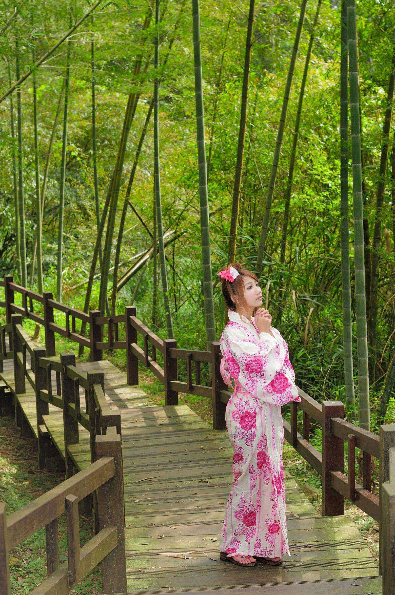 2012 LinLin 阿里山奋起湖　国产模特美女图片